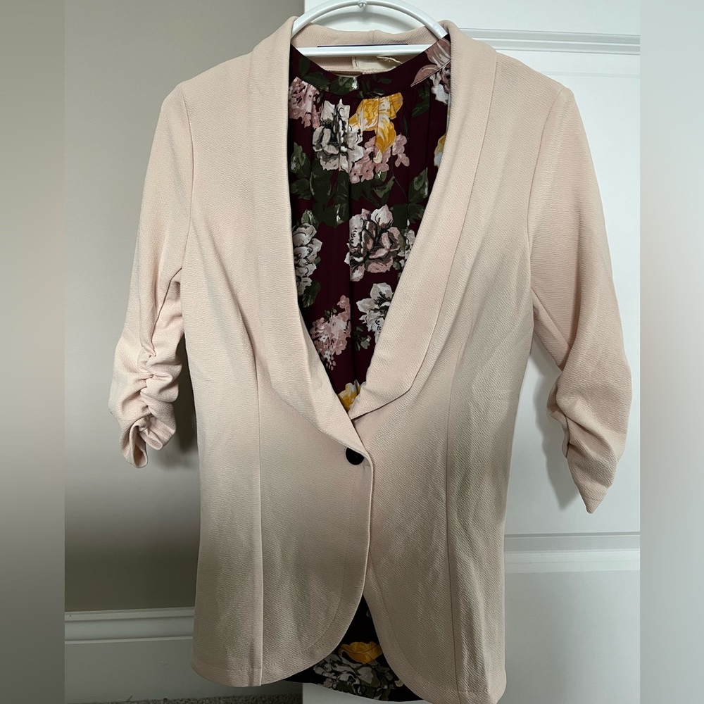 Blazer - Picture 6 of 6
